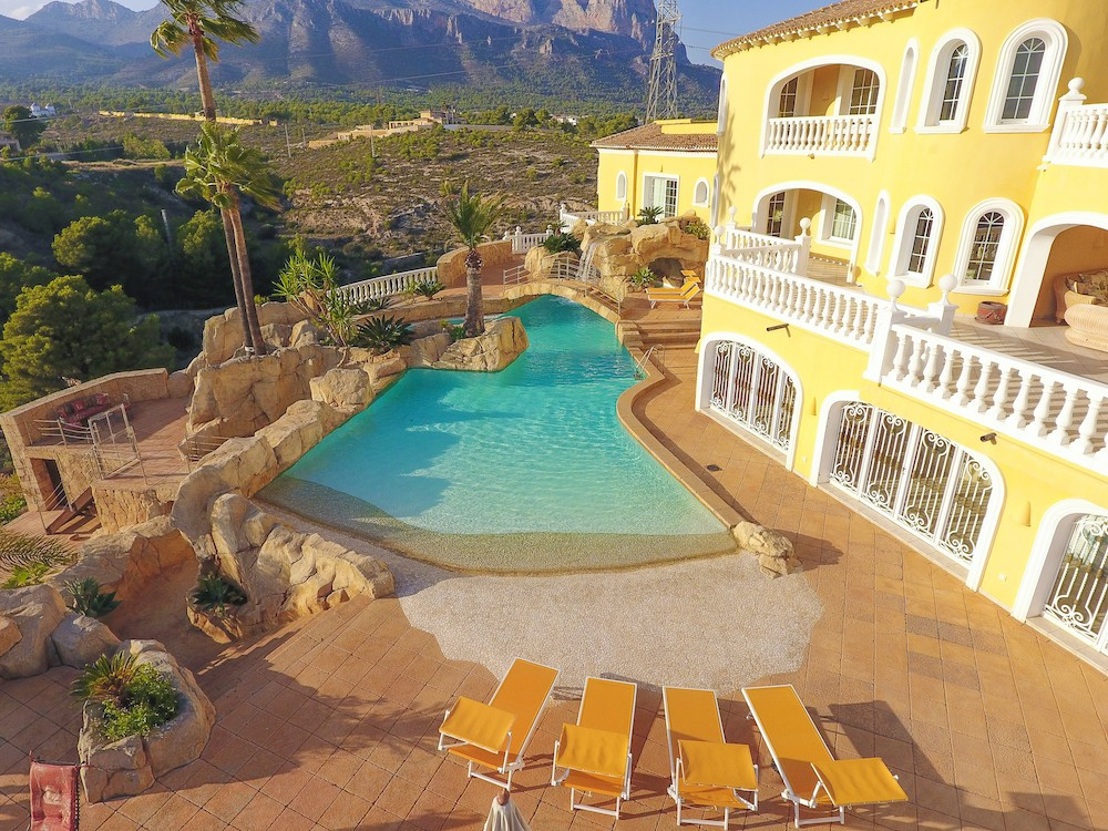 8 Bed Townhouse for sale in La Nucia Costa Blanca, Alicante, Spain