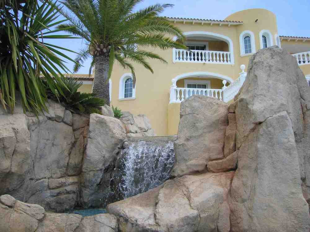 8 Bed Townhouse for sale in La Nucia Costa Blanca, Alicante, Spain