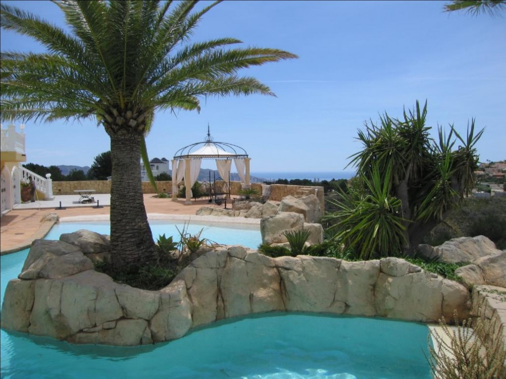 8 Bed Townhouse for sale in La Nucia Costa Blanca, Alicante, Spain