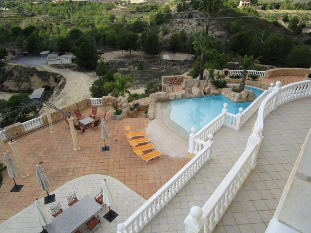 8 Bed Townhouse for sale in La Nucia Costa Blanca, Alicante, Spain