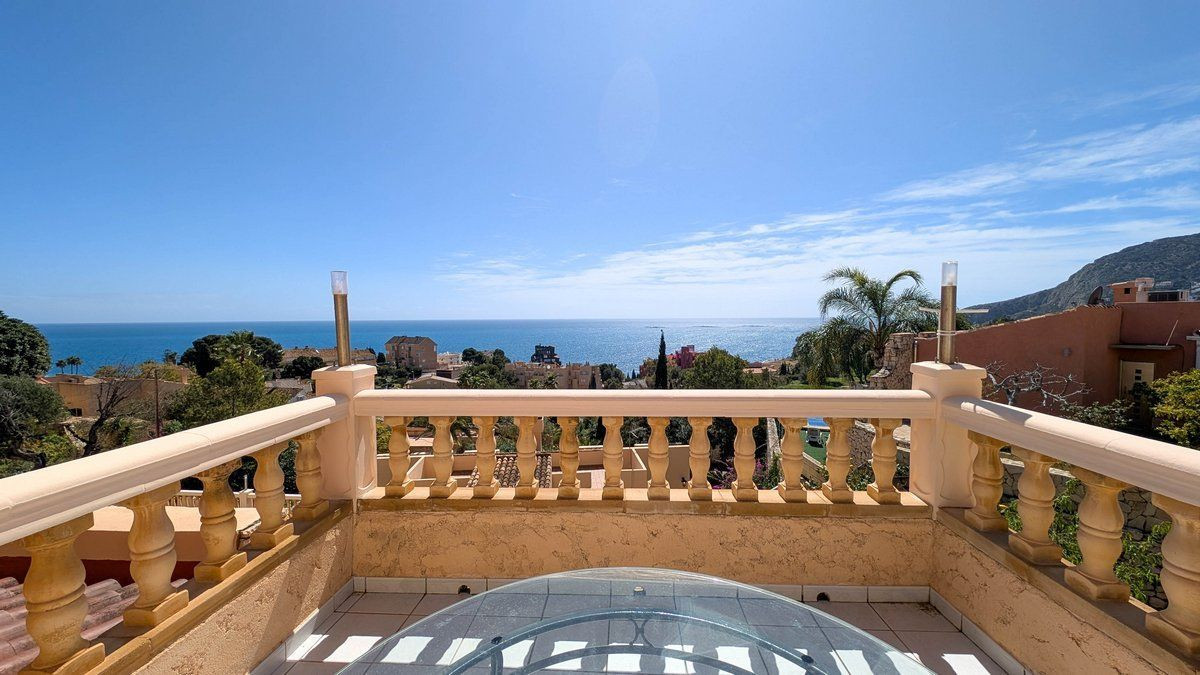 Se vende Villa - Chalet de 4 dormitorios en Costa Blanca, Alicante, España