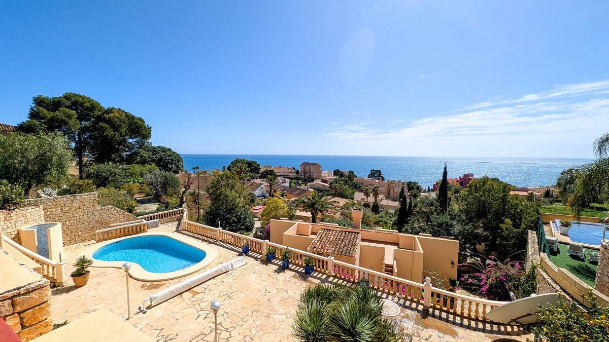Se vende Villa - Chalet de 4 dormitorios en Costa Blanca, Alicante, España