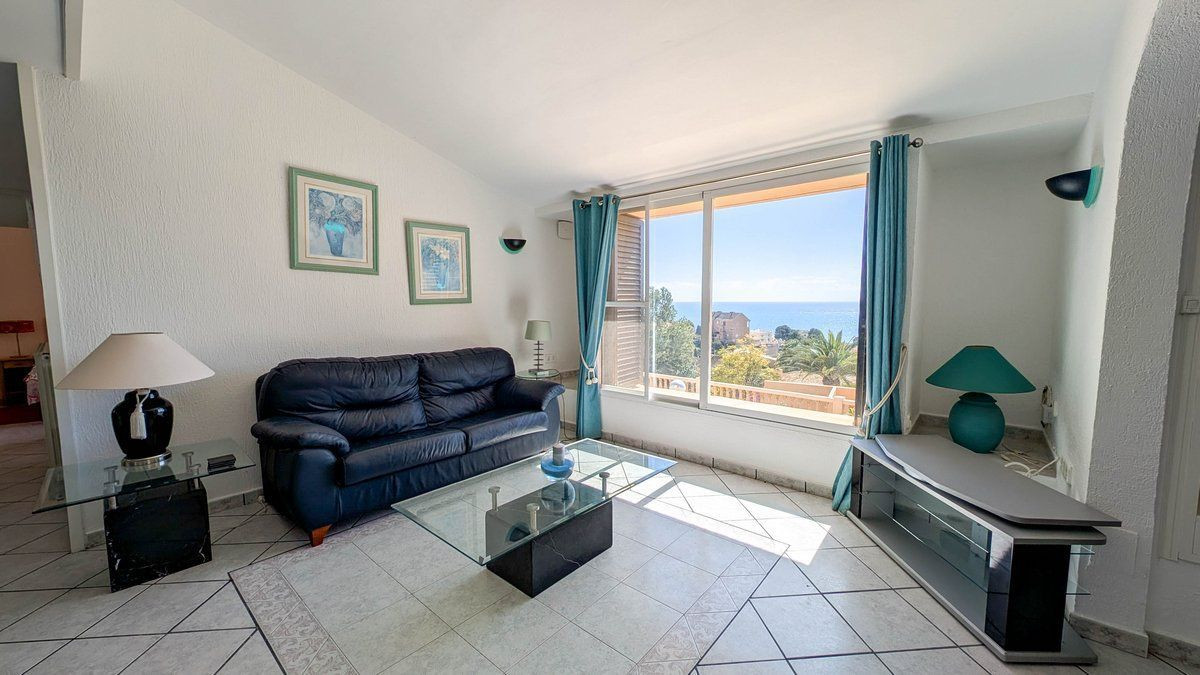 Se vende Villa - Chalet de 4 dormitorios en Costa Blanca, Alicante, España