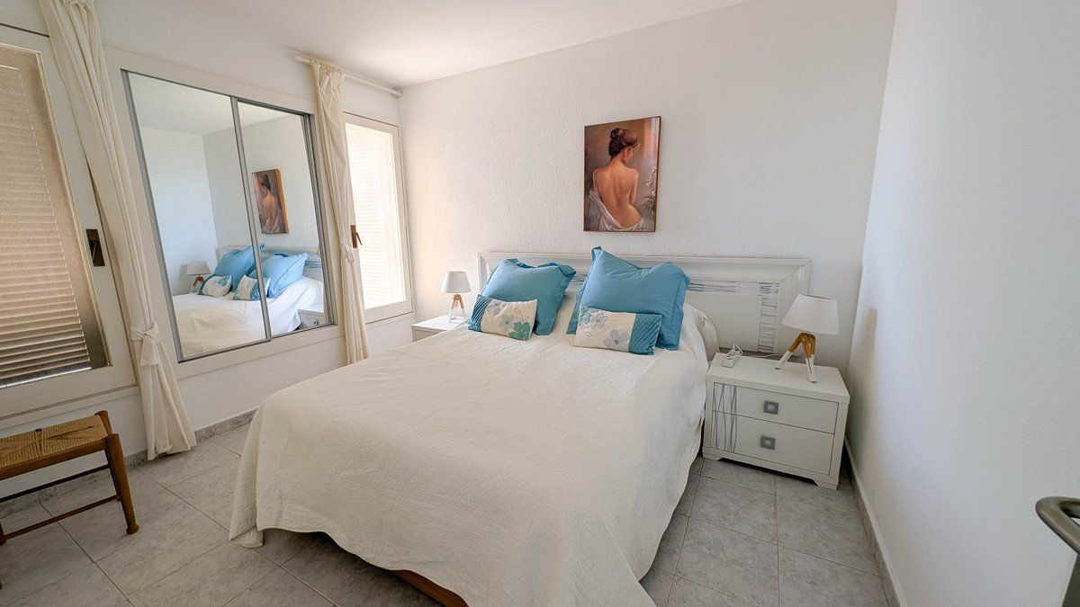 Se vende Villa - Chalet de 4 dormitorios en Costa Blanca, Alicante, España