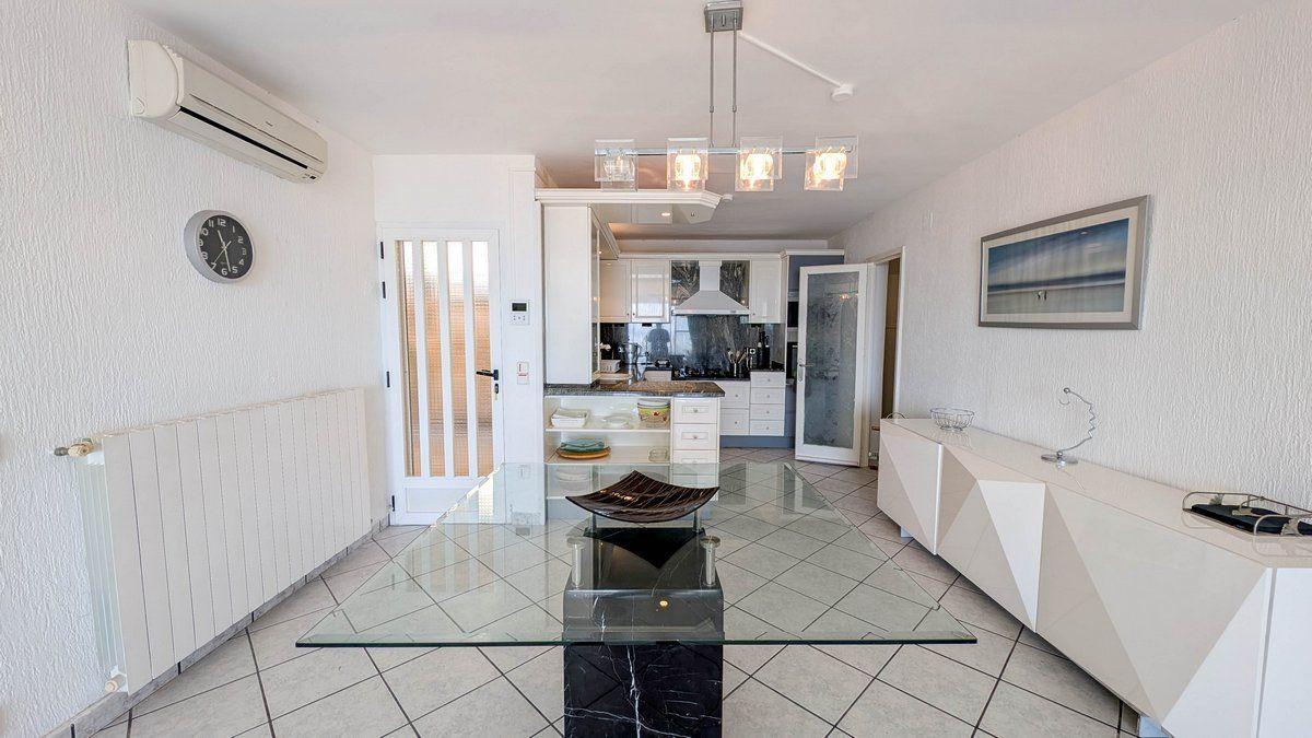 Se vende Villa - Chalet de 4 dormitorios en Costa Blanca, Alicante, España