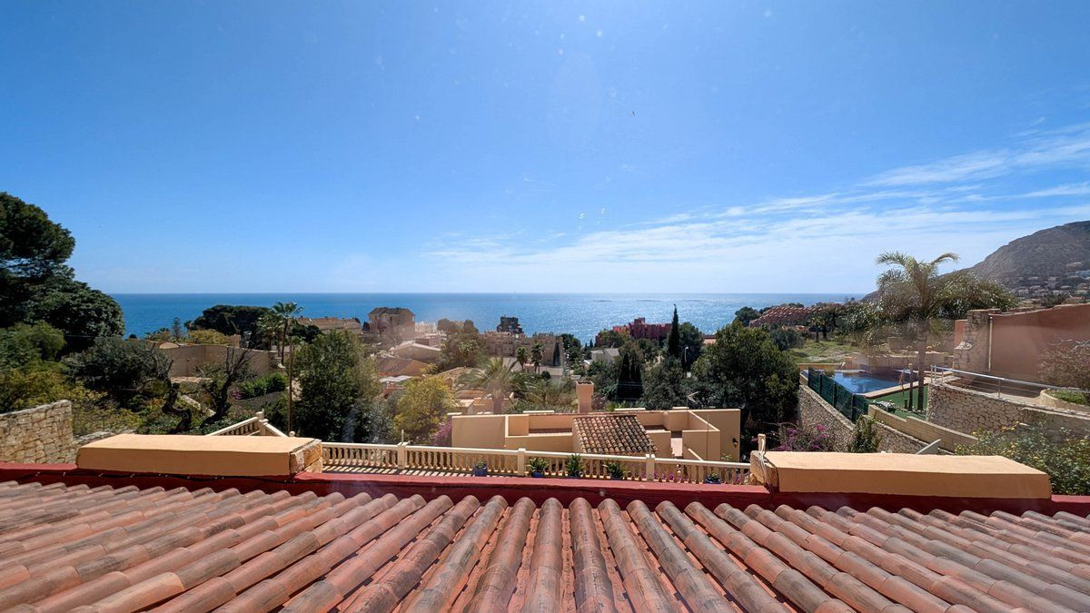 Se vende Villa - Chalet de 4 dormitorios en Costa Blanca, Alicante, España