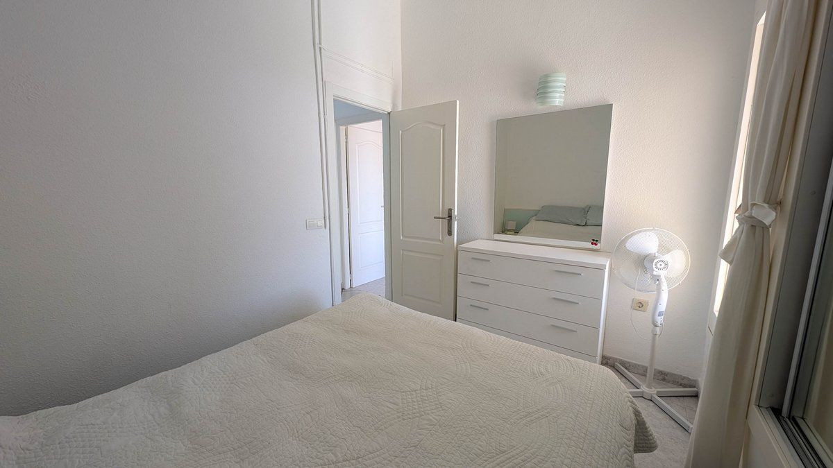 Se vende Villa - Chalet de 4 dormitorios en Costa Blanca, Alicante, España