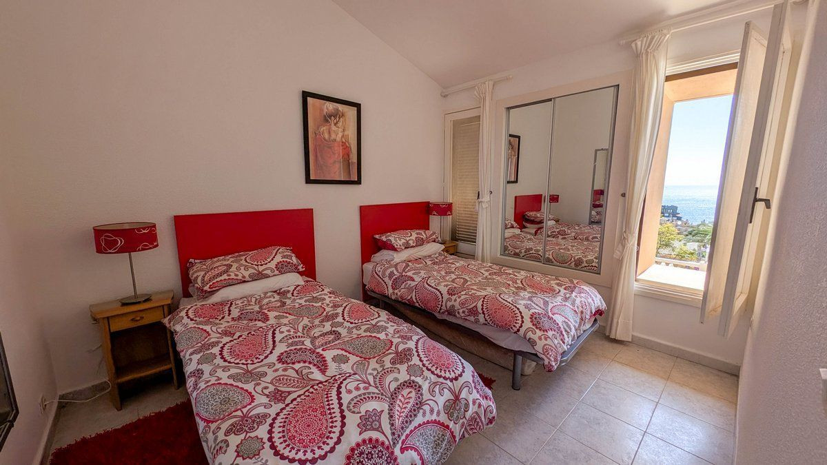 Se vende Villa - Chalet de 4 dormitorios en Costa Blanca, Alicante, España