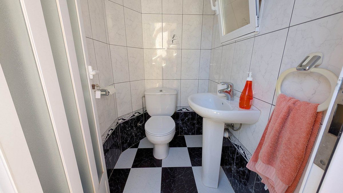 Se vende Villa - Chalet de 4 dormitorios en Costa Blanca, Alicante, España