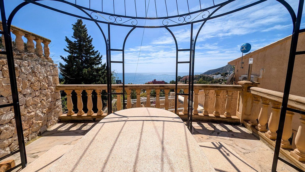 Se vende Villa - Chalet de 4 dormitorios en Costa Blanca, Alicante, España