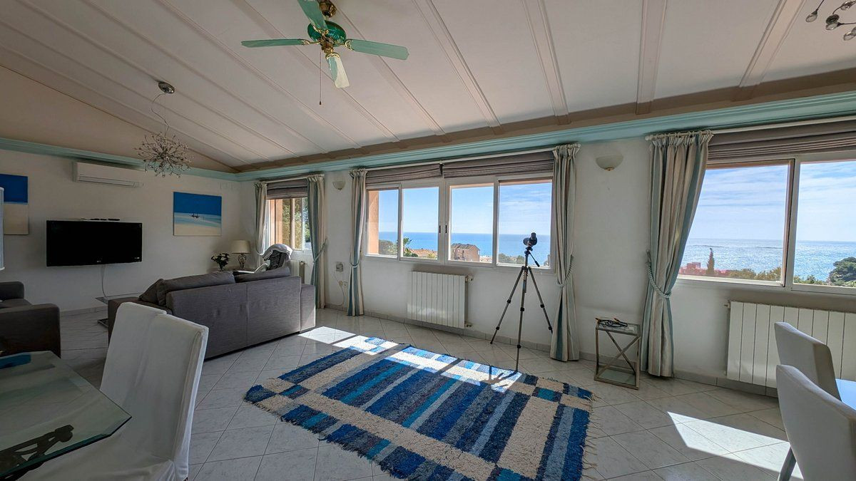 Se vende Villa - Chalet de 4 dormitorios en Costa Blanca, Alicante, España