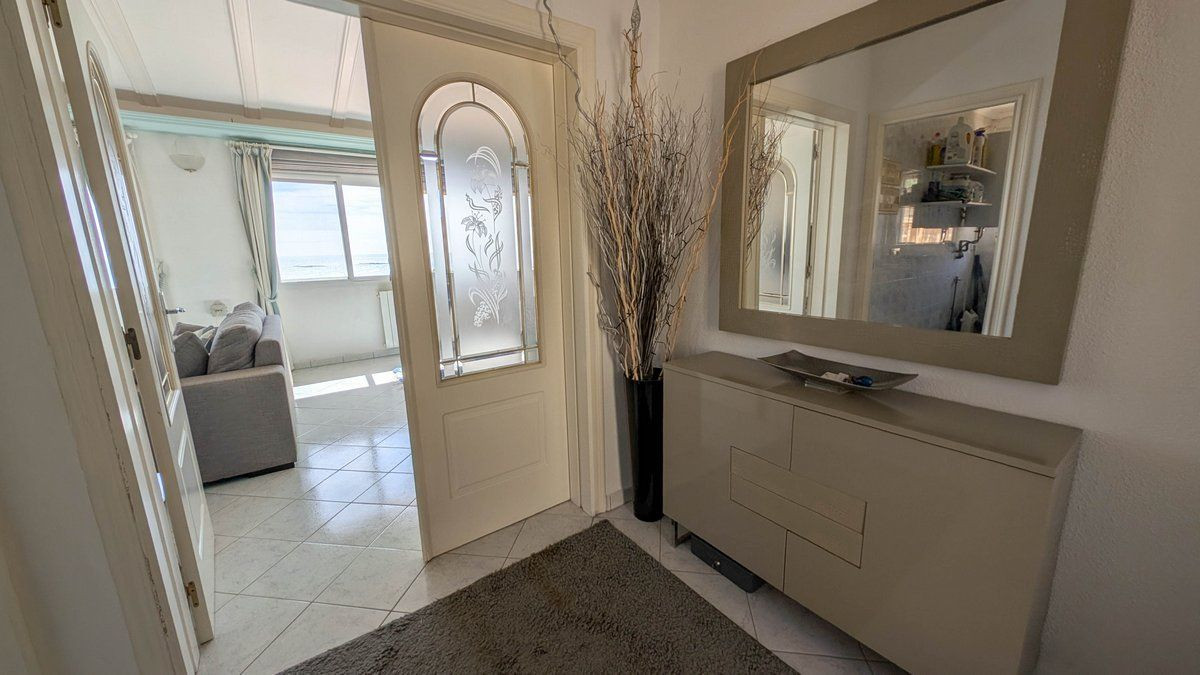 Se vende Villa - Chalet de 4 dormitorios en Costa Blanca, Alicante, España