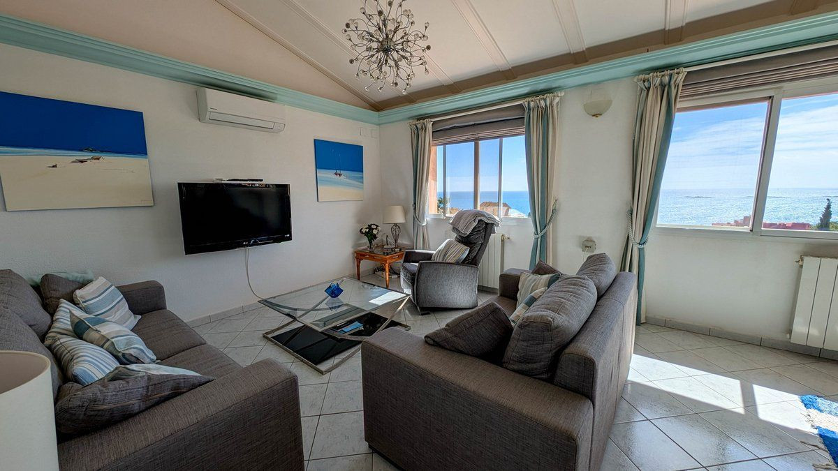 Se vende Villa - Chalet de 4 dormitorios en Costa Blanca, Alicante, España