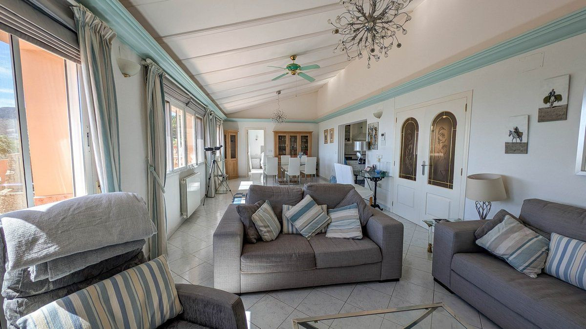 Se vende Villa - Chalet de 4 dormitorios en Costa Blanca, Alicante, España