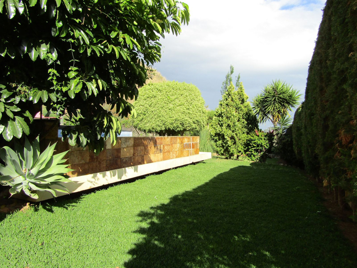 6 Bed Townhouse for sale in Málaga Este Costa Del Sol, Málaga, Spain