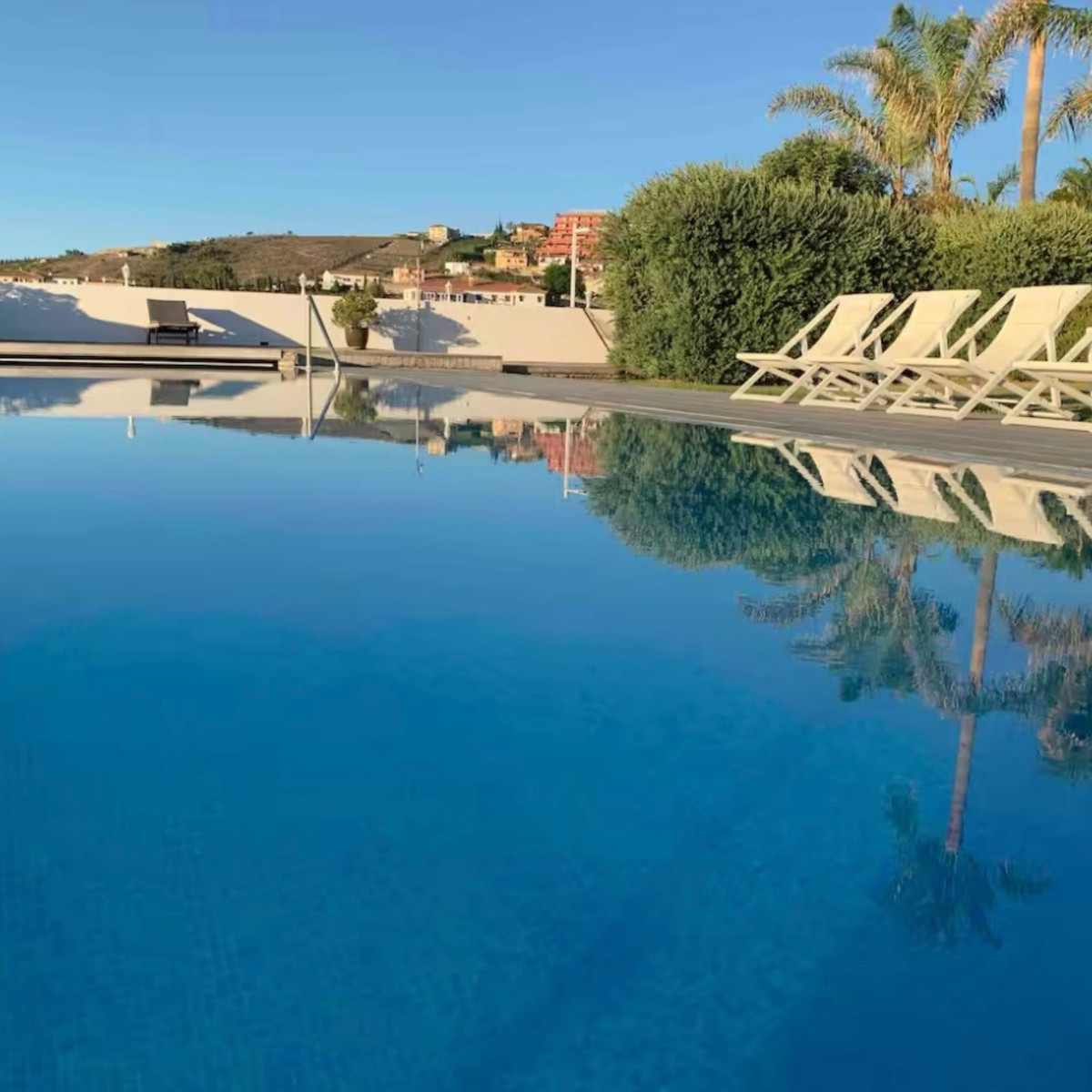 6 Bed Townhouse for sale in Manilva Costa Del Sol, Málaga, Spain