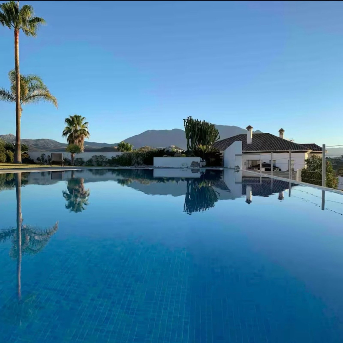 6 Bed Townhouse for sale in Manilva Costa Del Sol, Málaga, Spain