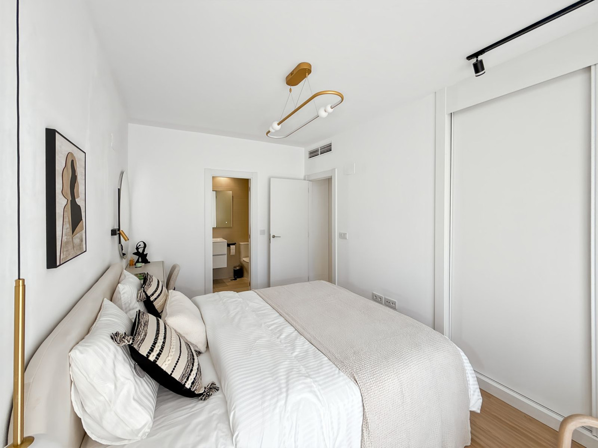 Se vende Apartamento Planta Media de 2 dormitorios en Málaga Ciudad, Málaga, España