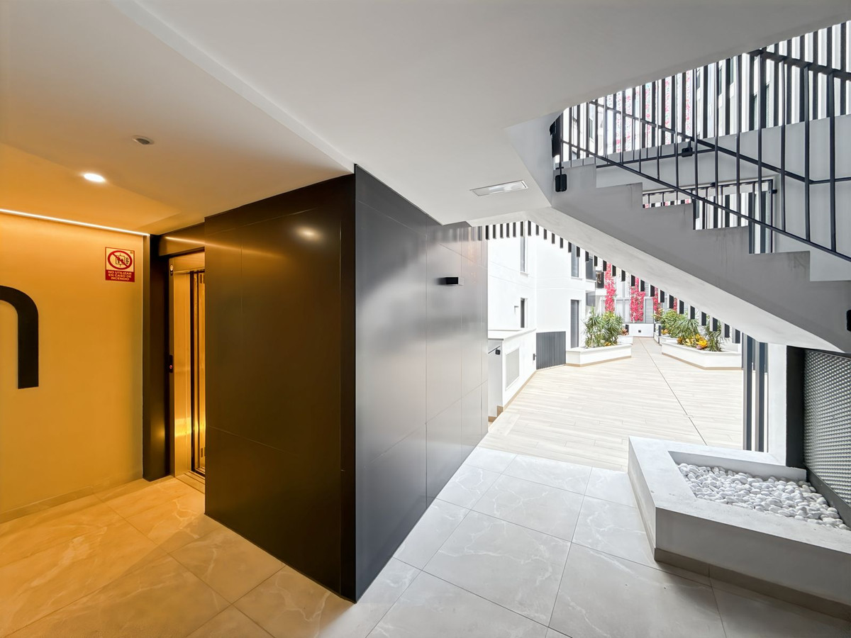 Se vende Apartamento Planta Media de 2 dormitorios en Málaga Ciudad, Málaga, España