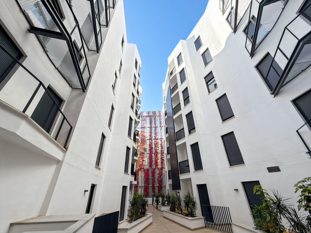 Se vende Apartamento Planta Media de 2 dormitorios en Málaga Ciudad, Málaga, España
