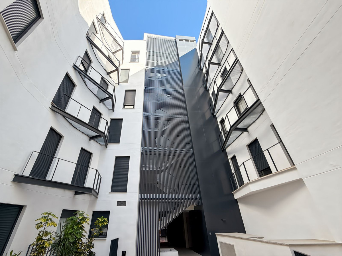Se vende Apartamento Planta Media de 2 dormitorios en Málaga Ciudad, Málaga, España