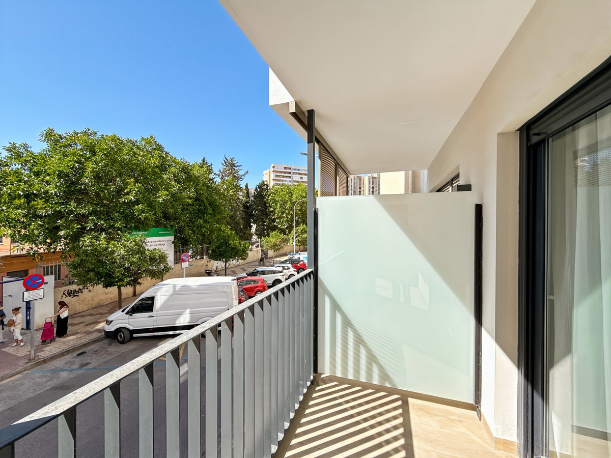 Se vende Apartamento Planta Media de 2 dormitorios en Málaga Ciudad, Málaga, España