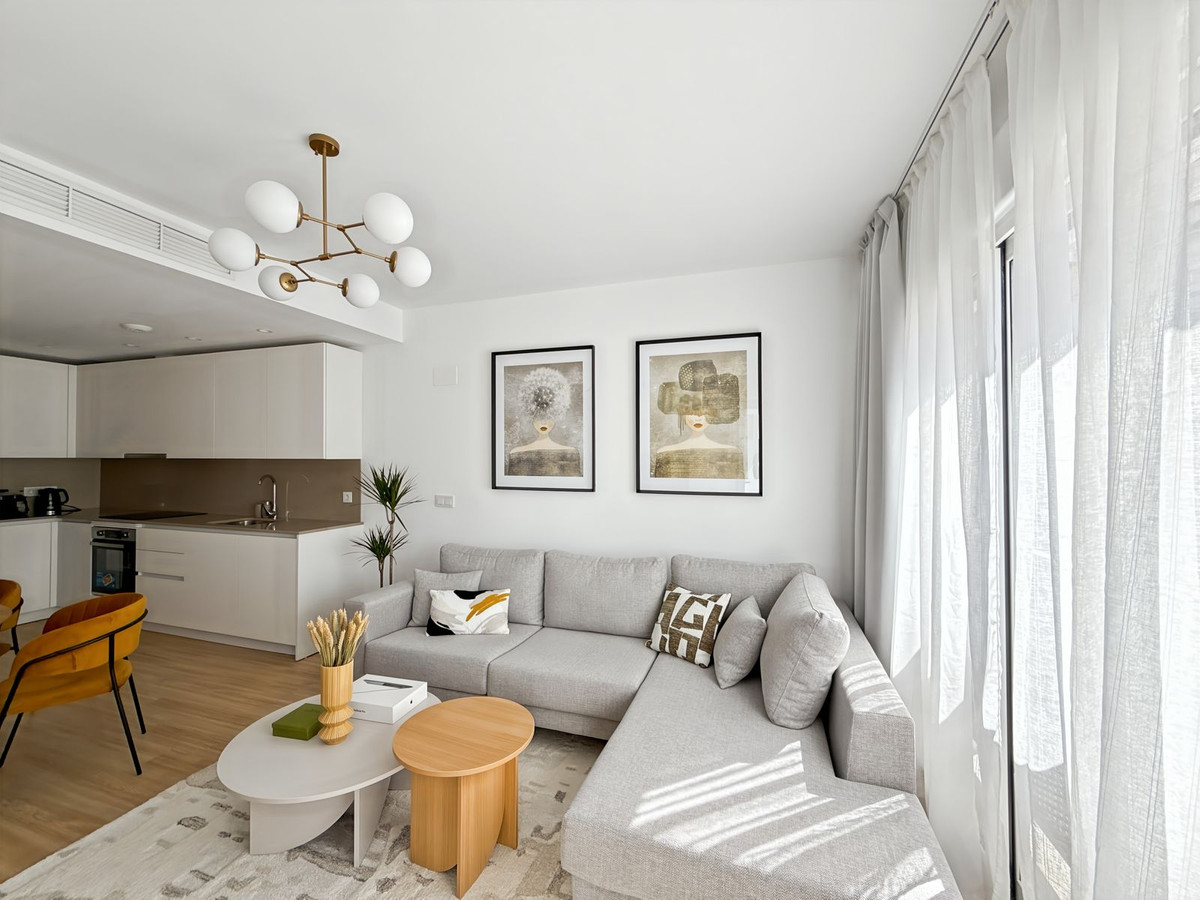 Se vende Apartamento Planta Media de 2 dormitorios en Málaga Ciudad, Málaga, España