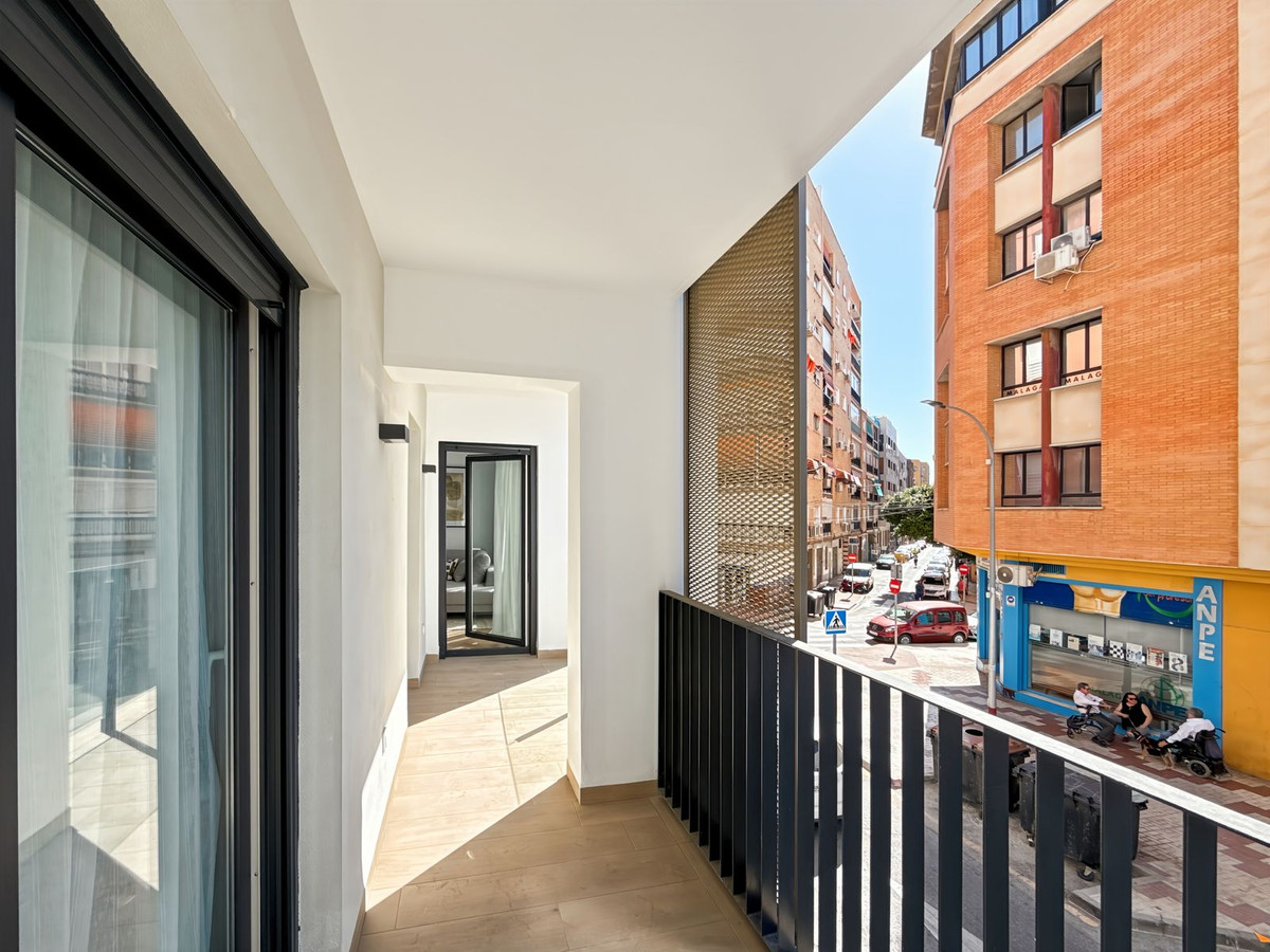 Se vende Apartamento Planta Media de 2 dormitorios en Málaga Ciudad, Málaga, España