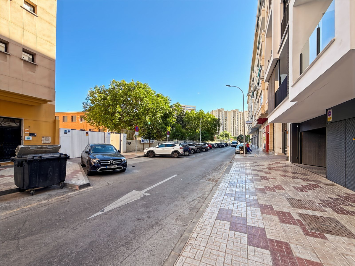 Se vende Apartamento Planta Media de 2 dormitorios en Málaga Ciudad, Málaga, España