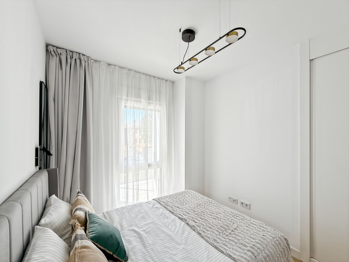 Se vende Apartamento Planta Media de 2 dormitorios en Málaga Ciudad, Málaga, España