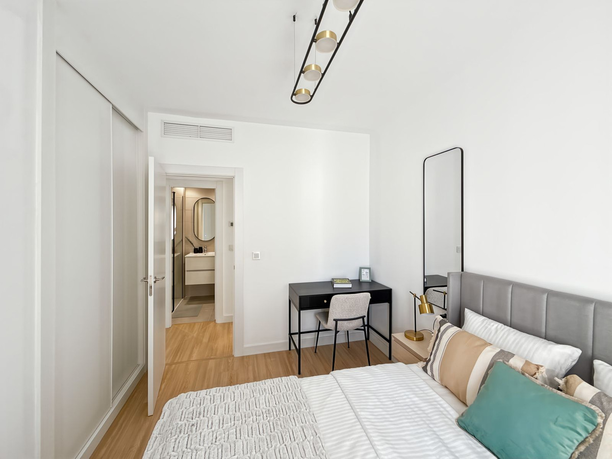 Se vende Apartamento Planta Media de 2 dormitorios en Málaga Ciudad, Málaga, España