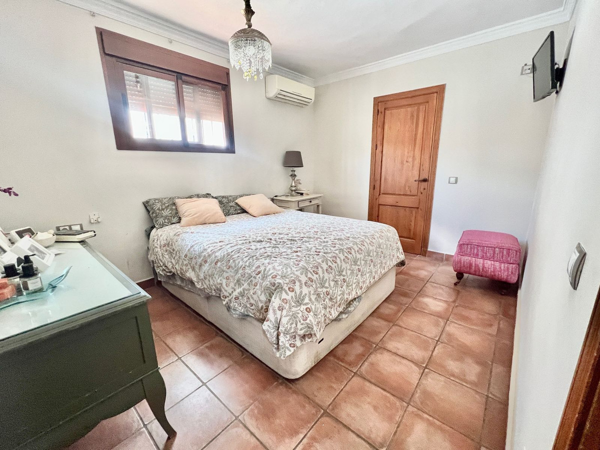 4 Bed Townhouse for sale in Nueva Andalucía Costa Del Sol, Málaga, Spain