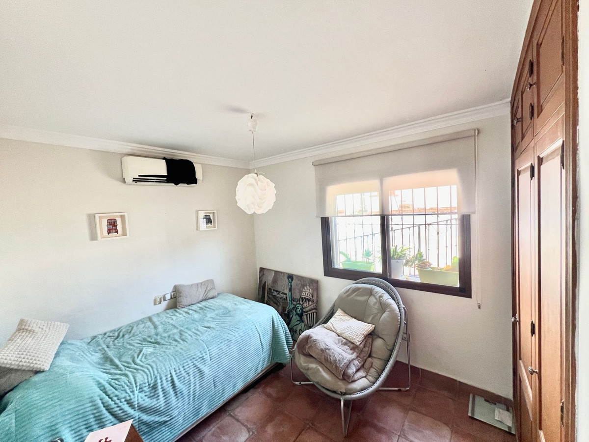4 Bed Townhouse for sale in Nueva Andalucía Costa Del Sol, Málaga, Spain