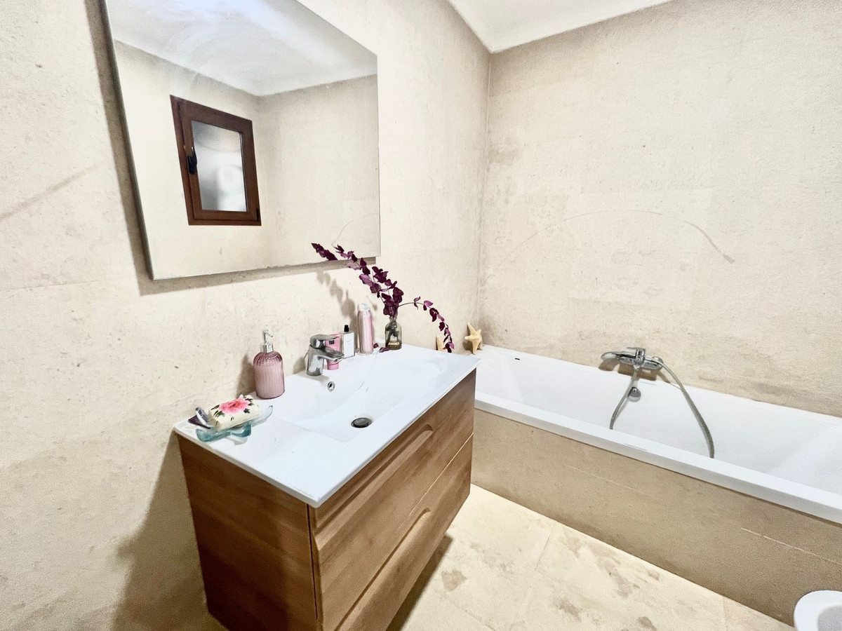 4 Bed Townhouse for sale in Nueva Andalucía Costa Del Sol, Málaga, Spain