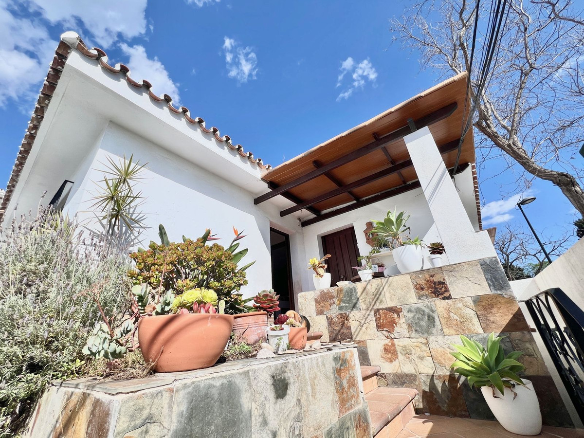 4 Bed Townhouse for sale in Nueva Andalucía Costa Del Sol, Málaga, Spain