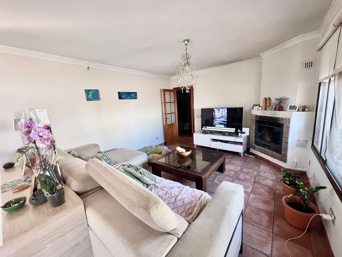 4 Bed Townhouse for sale in Nueva Andalucía Costa Del Sol, Málaga, Spain