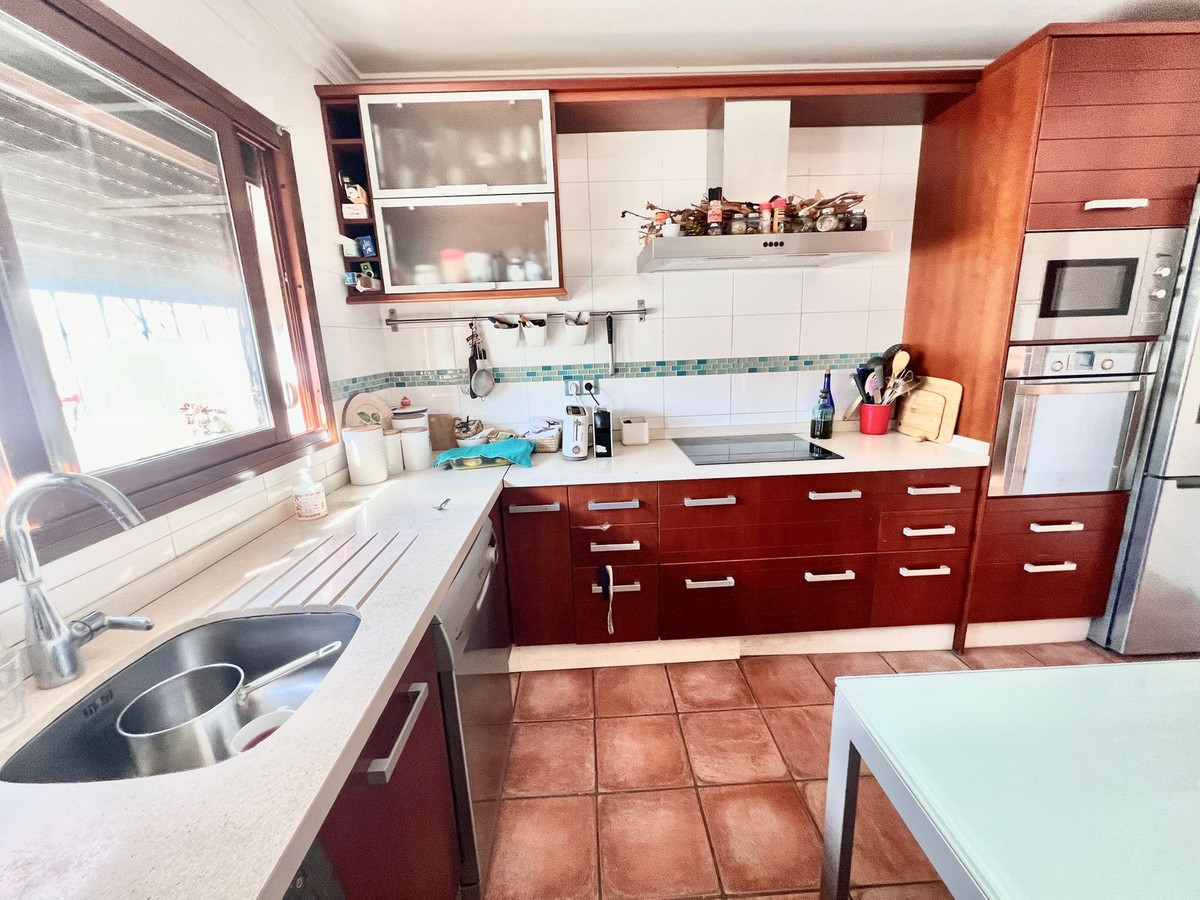 4 Bed Townhouse for sale in Nueva Andalucía Costa Del Sol, Málaga, Spain