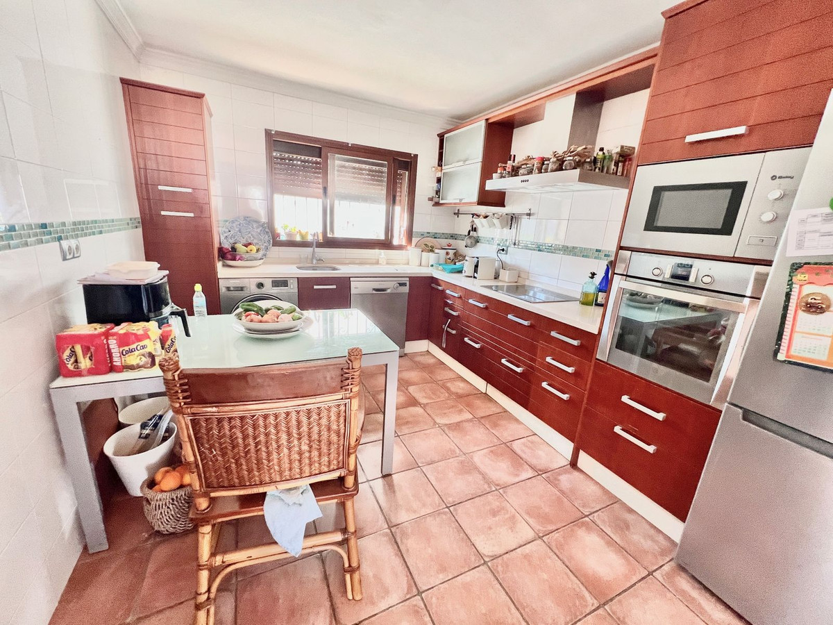4 Bed Townhouse for sale in Nueva Andalucía Costa Del Sol, Málaga, Spain