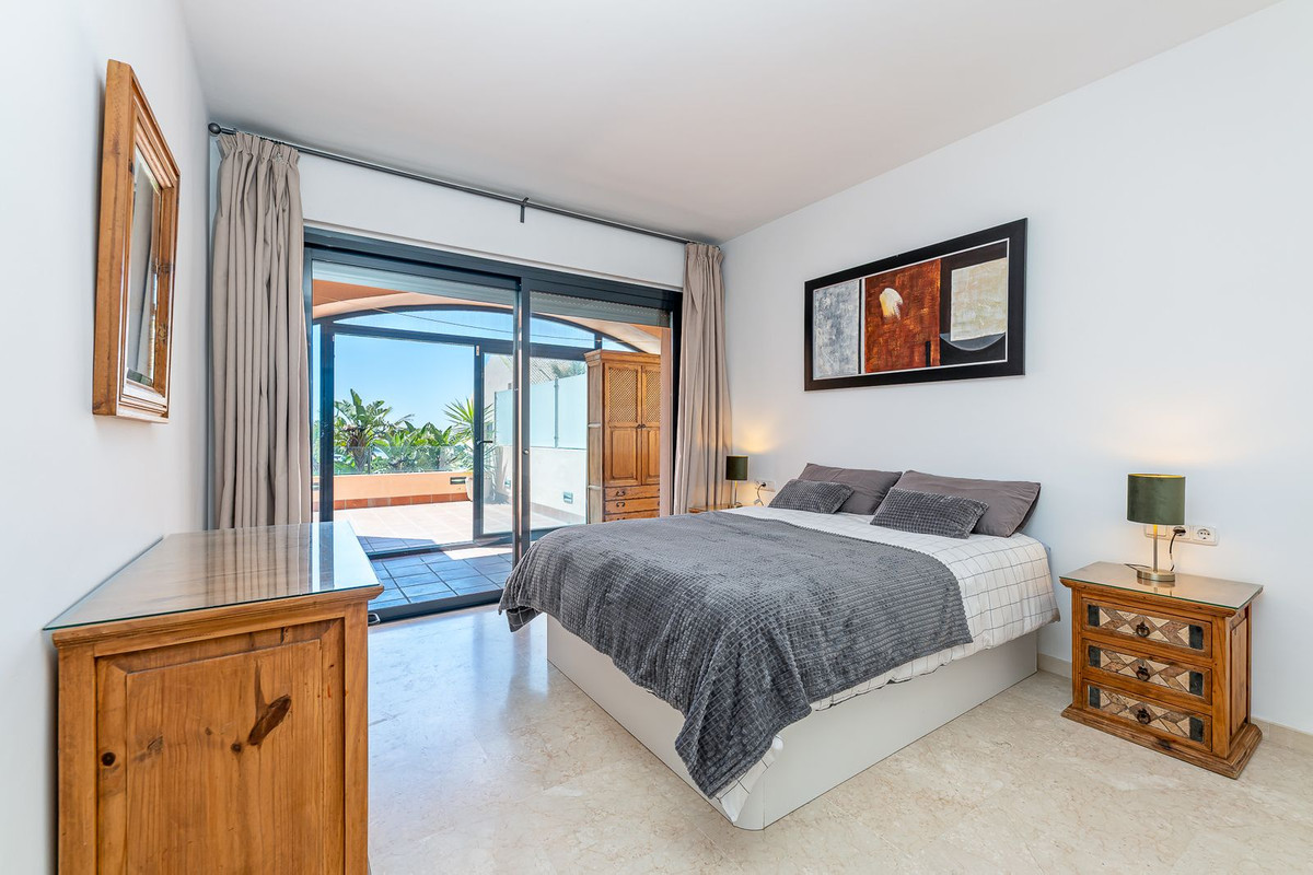 2 Bed Apartment for sale in Calahonda Costa Del Sol, Málaga, Spain