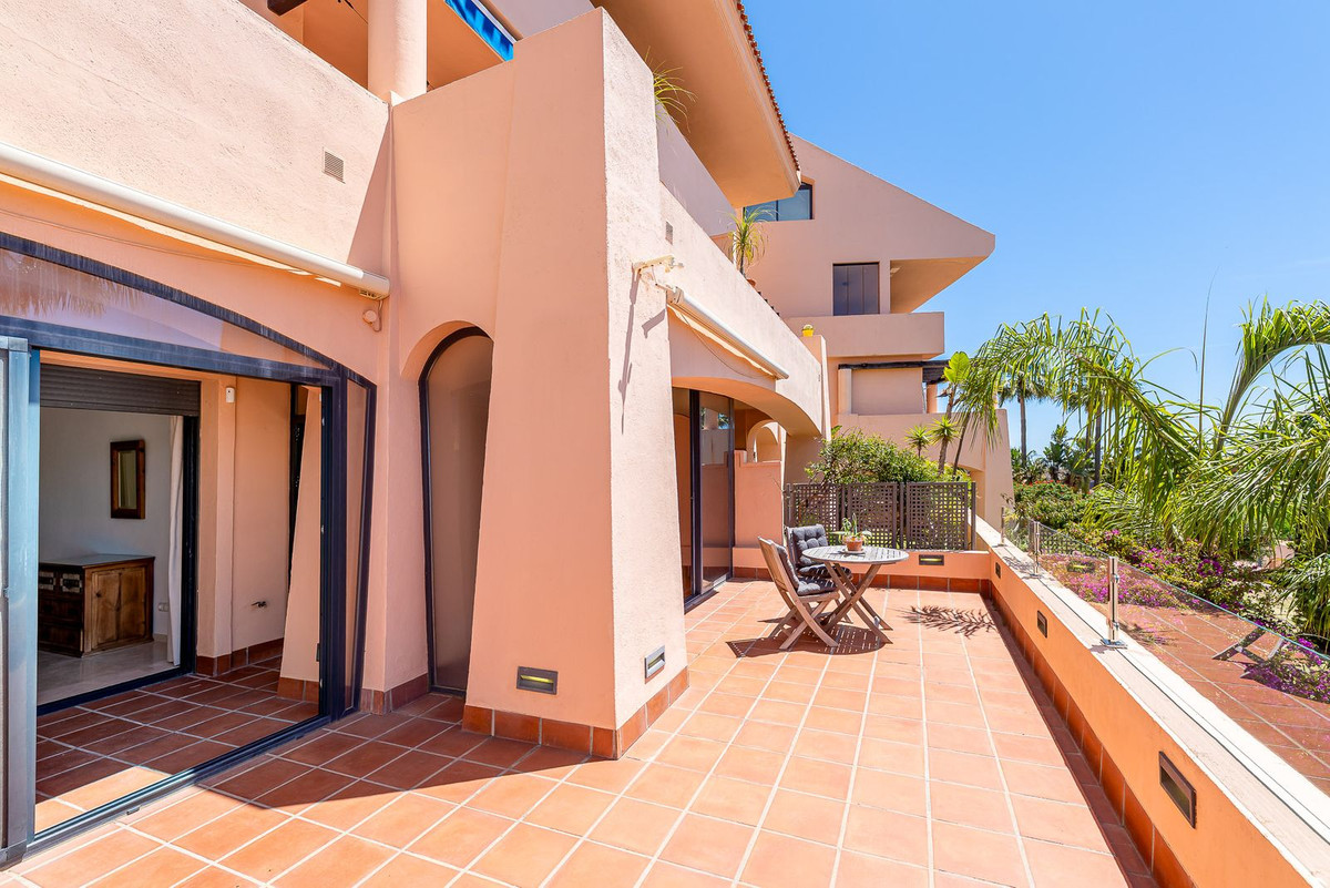 2 Bed Apartment for sale in Calahonda Costa Del Sol, Málaga, Spain