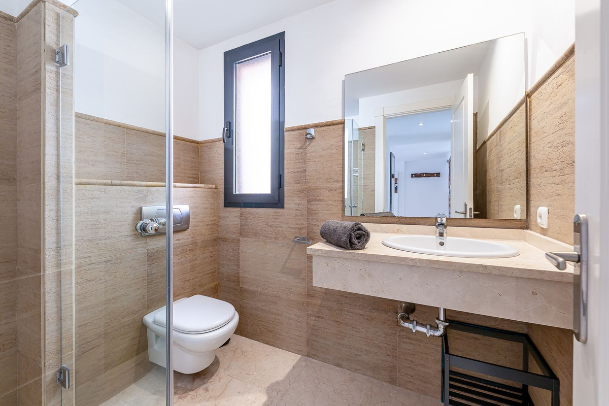 2 Bed Apartment for sale in Calahonda Costa Del Sol, Málaga, Spain