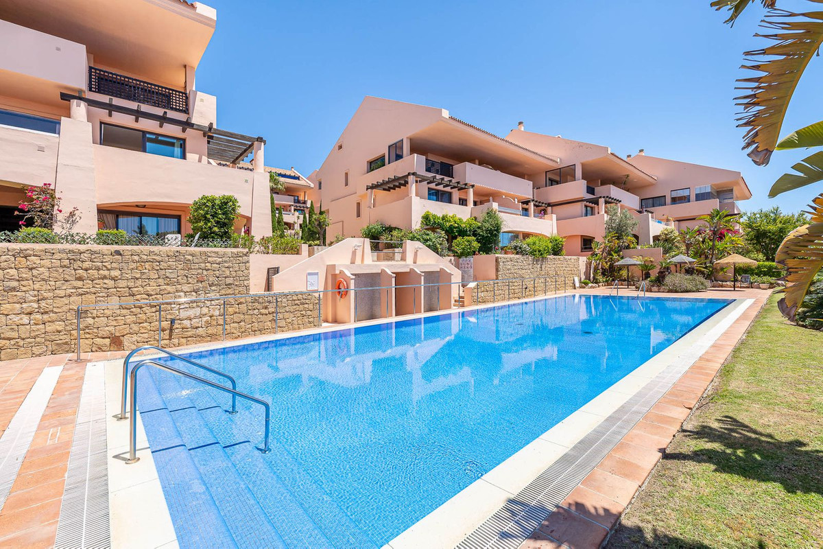 2 Bed Apartment for sale in Calahonda Costa Del Sol, Málaga, Spain