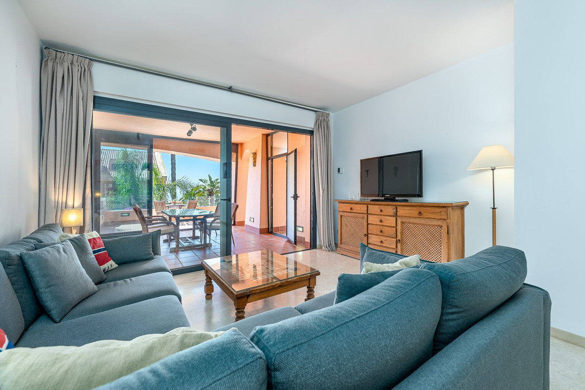 2 Bed Apartment for sale in Calahonda Costa Del Sol, Málaga, Spain