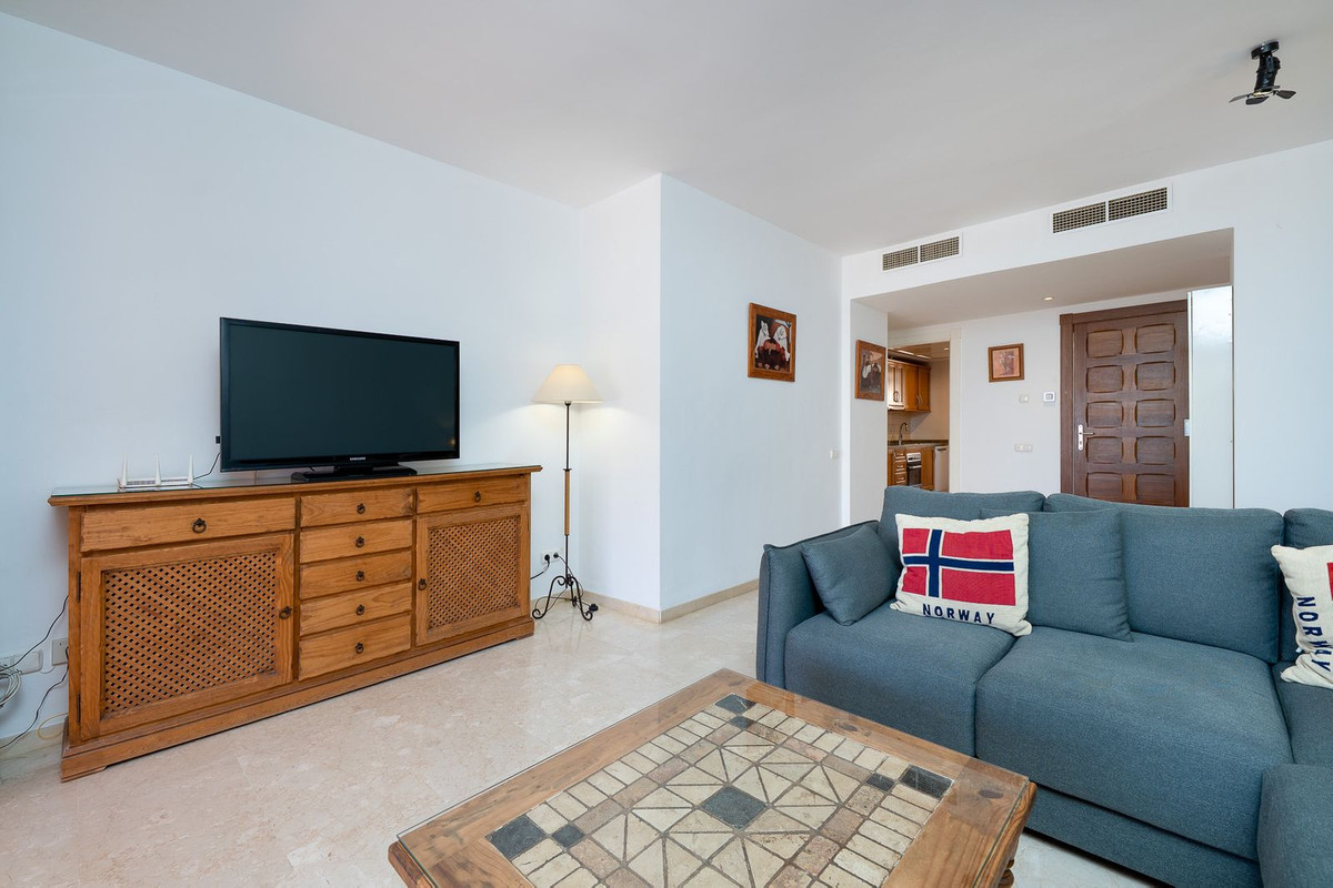 2 Bed Apartment for sale in Calahonda Costa Del Sol, Málaga, Spain