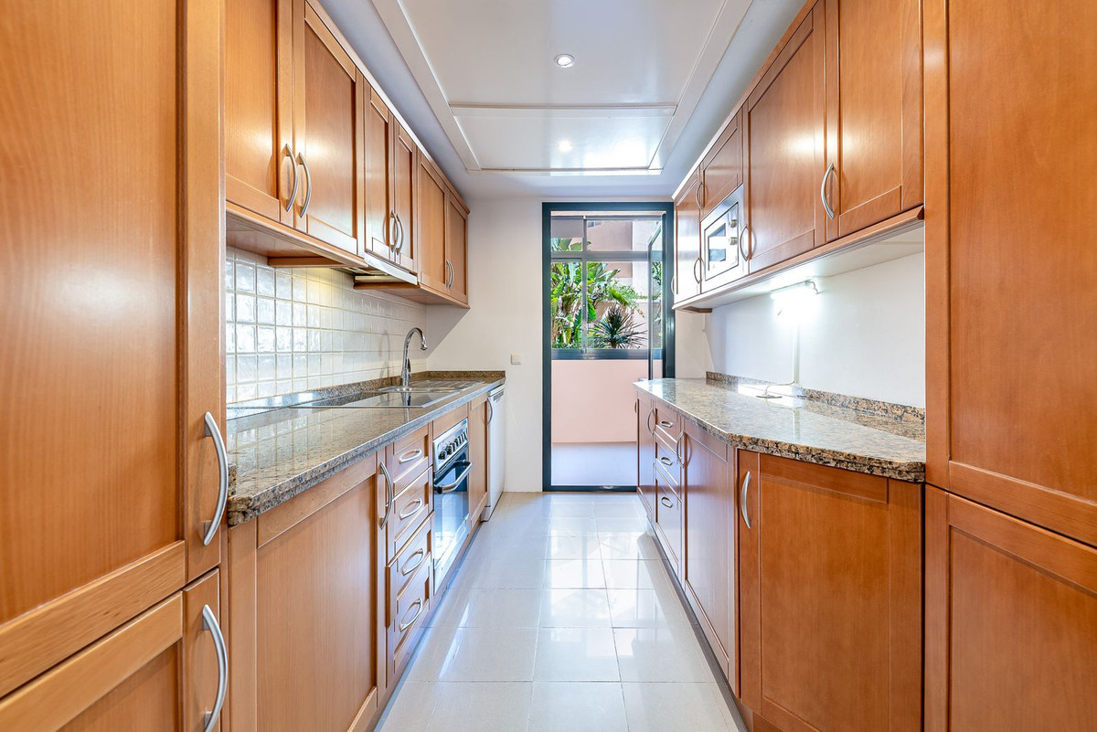 2 Bed Apartment for sale in Calahonda Costa Del Sol, Málaga, Spain