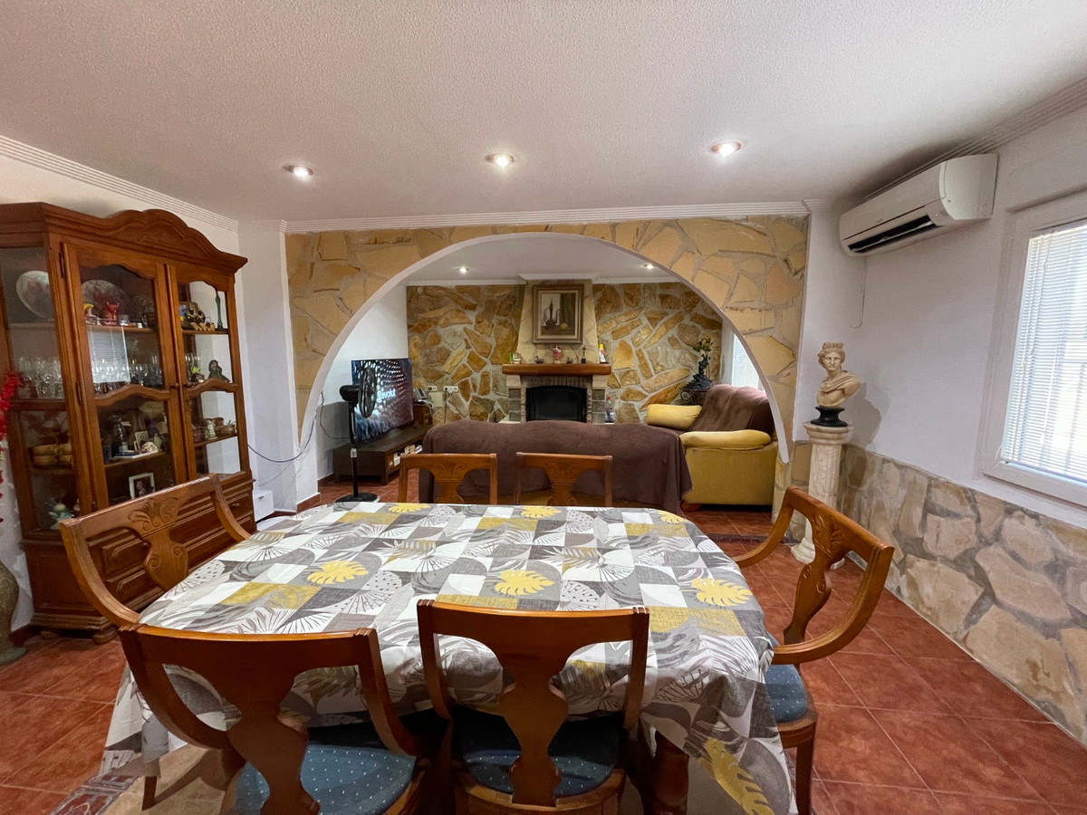 Se vende Villa - Chalet de 4 dormitorios en Costa Blanca, Alicante, España