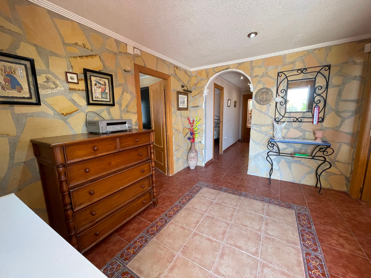 Se vende Villa - Chalet de 4 dormitorios en Costa Blanca, Alicante, España