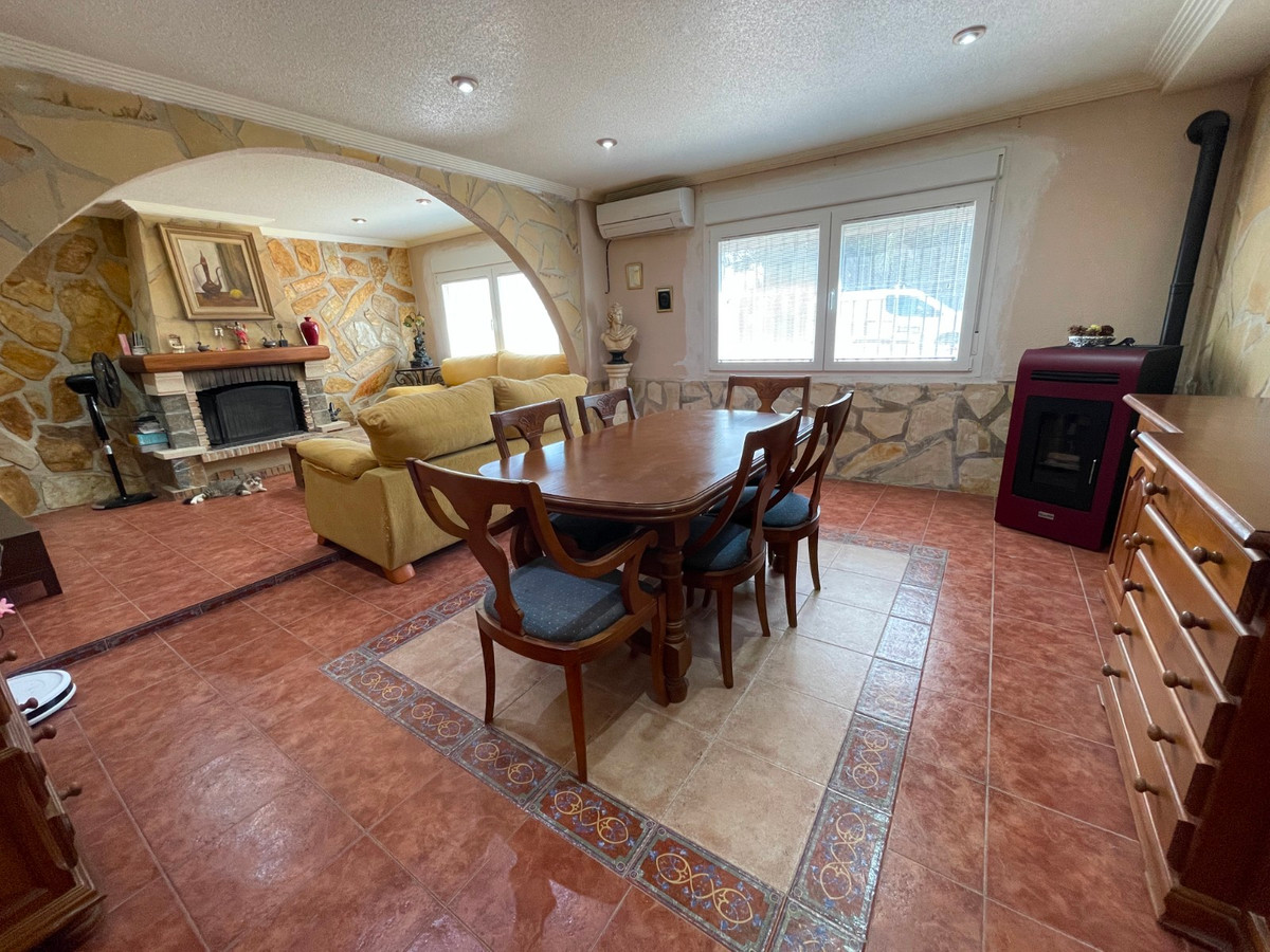 Se vende Villa - Chalet de 4 dormitorios en Costa Blanca, Alicante, España