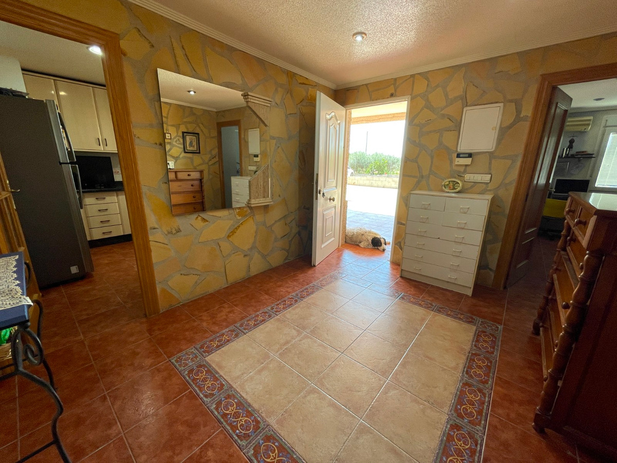Se vende Villa - Chalet de 4 dormitorios en Costa Blanca, Alicante, España