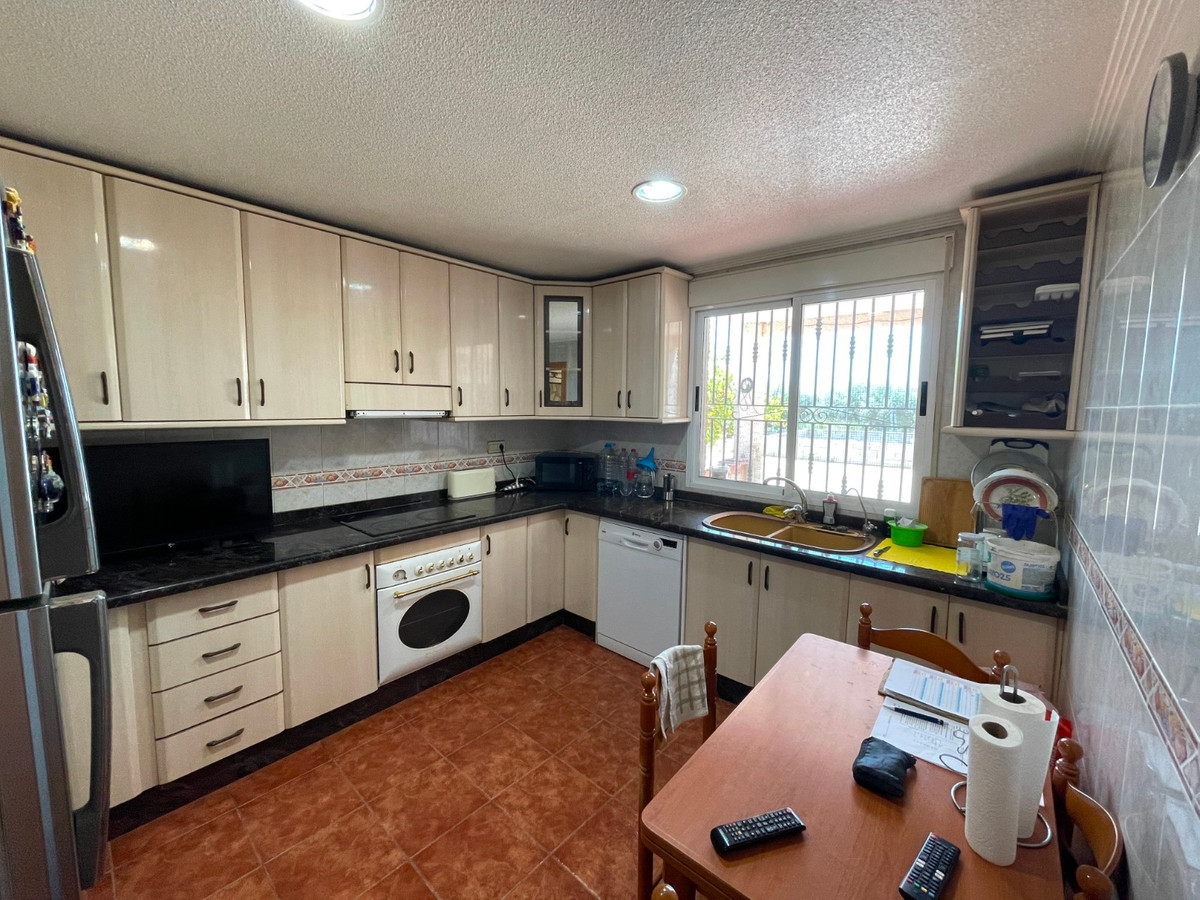 Se vende Villa - Chalet de 4 dormitorios en Costa Blanca, Alicante, España